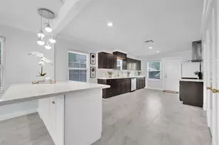 2610 W Holcombe Blvd, Houston, TX 77025 - Photo 8