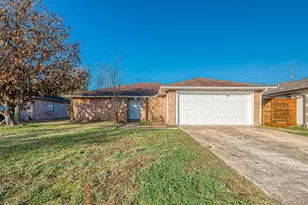 3806 Embarcadero Dr, Houston, TX 77082 - Photo 2
