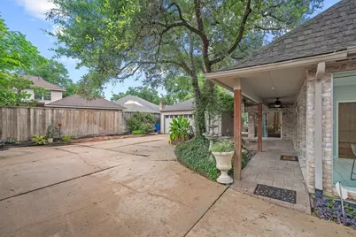 12214 Maple Rock Drive, Houston, TX 77077 - Photo 32