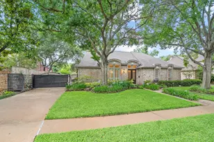 12214 Maple Rock Dr, Houston, TX 77077 - Photo 2