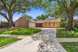 4330 Shady Springs Dr, Seabrook, TX 77586 - Photo 2