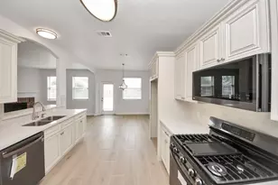 7925 Diamond Oak Dr, Texas City, TX 77591 - Photo 8