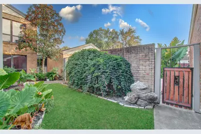 16707 Fernwood Way, Houston, TX 77058 - Photo 46