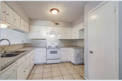5618 Easthampton Drive #D, Houston, TX 77039 - Photo 10