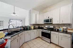 2926 Meadowglen Cove, Houston, TX 77082 - Photo 6