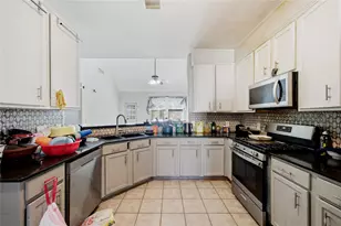 2926 Meadowglen Cove, Houston, TX 77082 - Photo 8