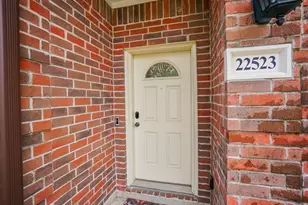 22523 Holly Lake Dr, Katy, TX 77450 - Photo 6