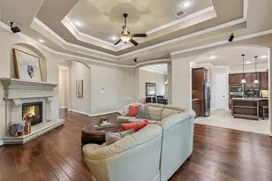 1017 Bolivar Point Ln, Friendswood, TX 77546 - Photo 2