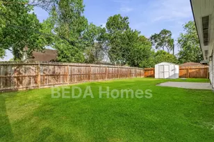 11742 N Willow Cir, Houston, TX 77071 - Photo 26