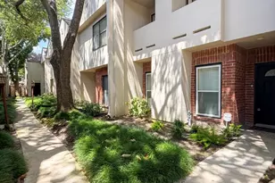 2442 Bering Dr, Houston, TX 77057 - Photo 10