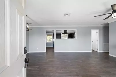 805 Betty Street, El Campo, TX 77437 - Photo 2