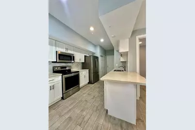12625 Memorial Drive #20, Houston, TX 77024 - Photo 8
