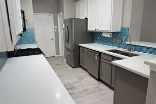319 Brandy Ridge Ln, Dickinson, TX 77539 - Photo 4