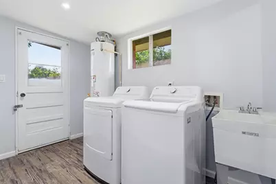 7701 Melrose Street, Houston, TX 77022 - Photo 36