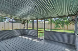 7701 Melrose St, Houston, TX 77022 - Photo 40