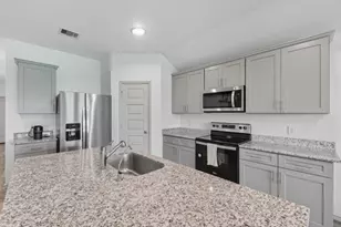 1137 Buffalograss, Sealy, TX 77474 - Photo 4