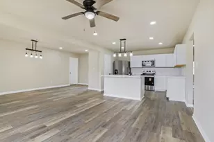 1120 17th Ave N, Texas City, TX 77590 - Photo 6
