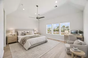 5917 Cottage Grove Lake Dr, Houston, TX 77007 - Photo 4