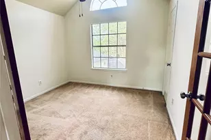 10202 Jockey Club Dr, Houston, TX 77065 - Photo 12