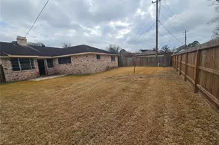 6814 Castleview Ln, Houston, TX 77489 - Photo 32