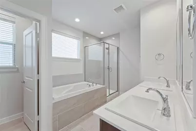 1013 Erin St Street #U-V, Houston, TX 77009 - Photo 16