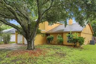 6814 Indian Falls Dr, Houston, TX 77489 - Photo 2