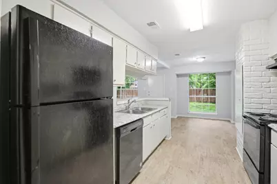 6814 Indian Falls Drive, Houston, TX 77489 - Photo 16