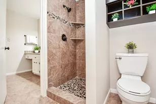 2562 Kevin Ln, Houston, TX 77043 - Photo 46