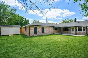 2562 Kevin Ln, Houston, TX 77043 - Photo 12