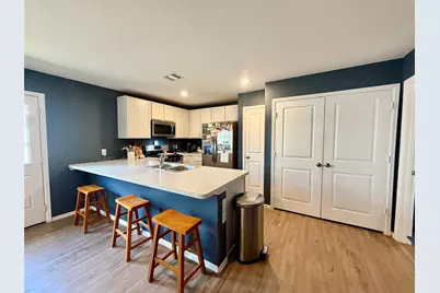 216 Bennett Loop, Angleton, TX 77515 - Photo 4