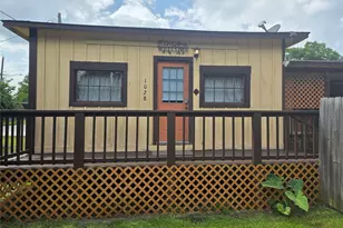 1028 Baker Ave, Bacliff, TX 77518 - Photo 1