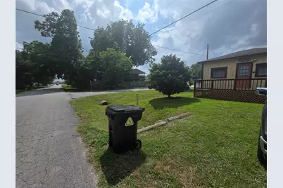 1028 Baker Avenue, Bacliff, TX 77518 - Photo 10