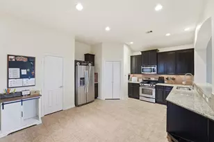 114 Avery Springs Ln, Dickinson, TX 77539 - Photo 8