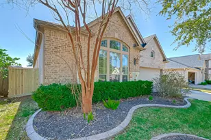 5422 Linden Rose Ln, Sugar Land, TX 77479 - Photo 2