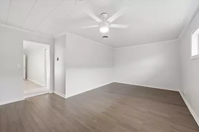 1520 Longhorn Avenue, Orange, TX 77630 - Photo 8