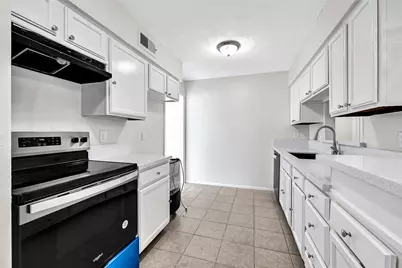 10123 Kent Towne Lane, Sugar Land, TX 77498 - Photo 10