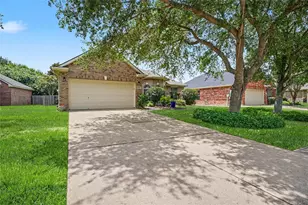 2129 Brittany Colony Dr, League City, TX 77573 - Photo 4