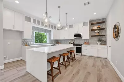 1122 W 16th Street #D, Houston, TX 77008 - Photo 1