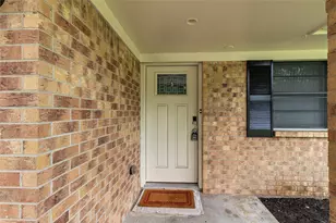 416 E Myrtle St, Angleton, TX 77515 - Photo 8