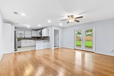 416 E Myrtle Street, Angleton, TX 77515 - Photo 12