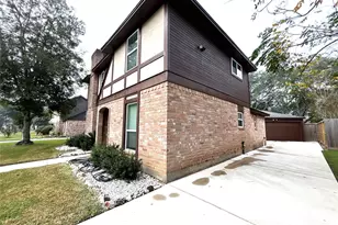 2714 River Birch Dr, Sugar Land, TX 77479 - Photo 2