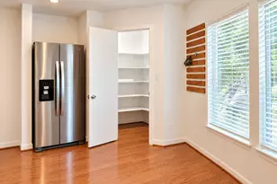 1005 Joe Annie St, Houston, TX 77019 - Photo 8