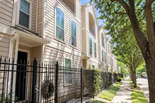 1005 Joe Annie St, Houston, TX 77019 - Photo 26