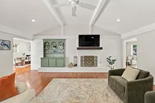 11307 Valley Spring Dr, Houston, TX 77043 - Photo 22