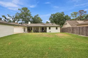 11307 Valley Spring Dr, Houston, TX 77043 - Photo 36