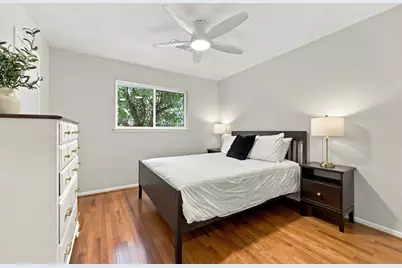 11307 Valley Spring Drive, Houston, TX 77043 - Photo 26