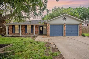 5704 Leggett Ln, Pearland, TX 77584 - Photo 2
