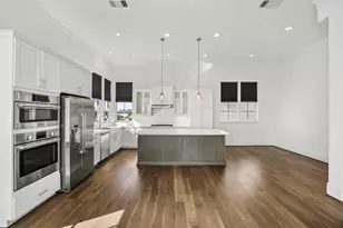 2234 Lou Ellen Ln, Houston, TX 77018 - Photo 2