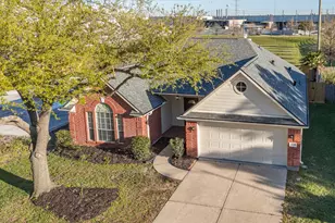 5519 Imperial Grove Dr, Houston, TX 77066 - Photo 2