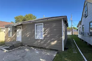 607 Bolster St, Baytown, TX 77520 - Photo 4